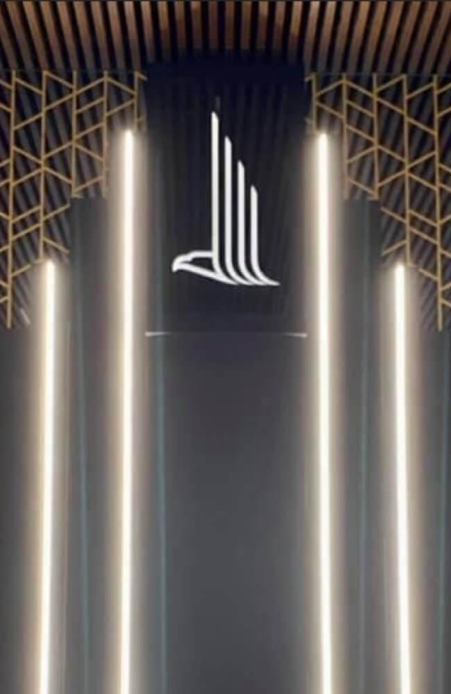 Mixed Glass Homepage - Vertical Image